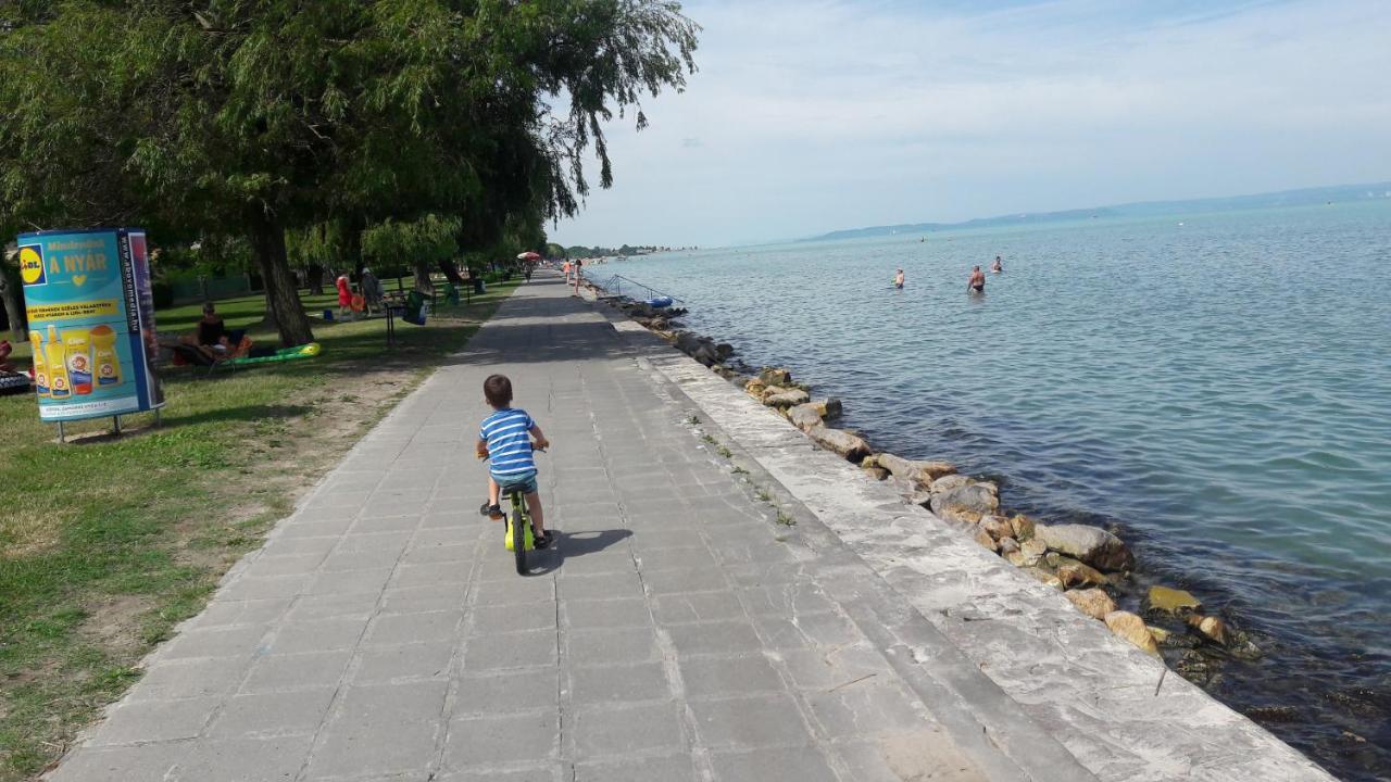 KR Apartman Siófok Bagian luar foto