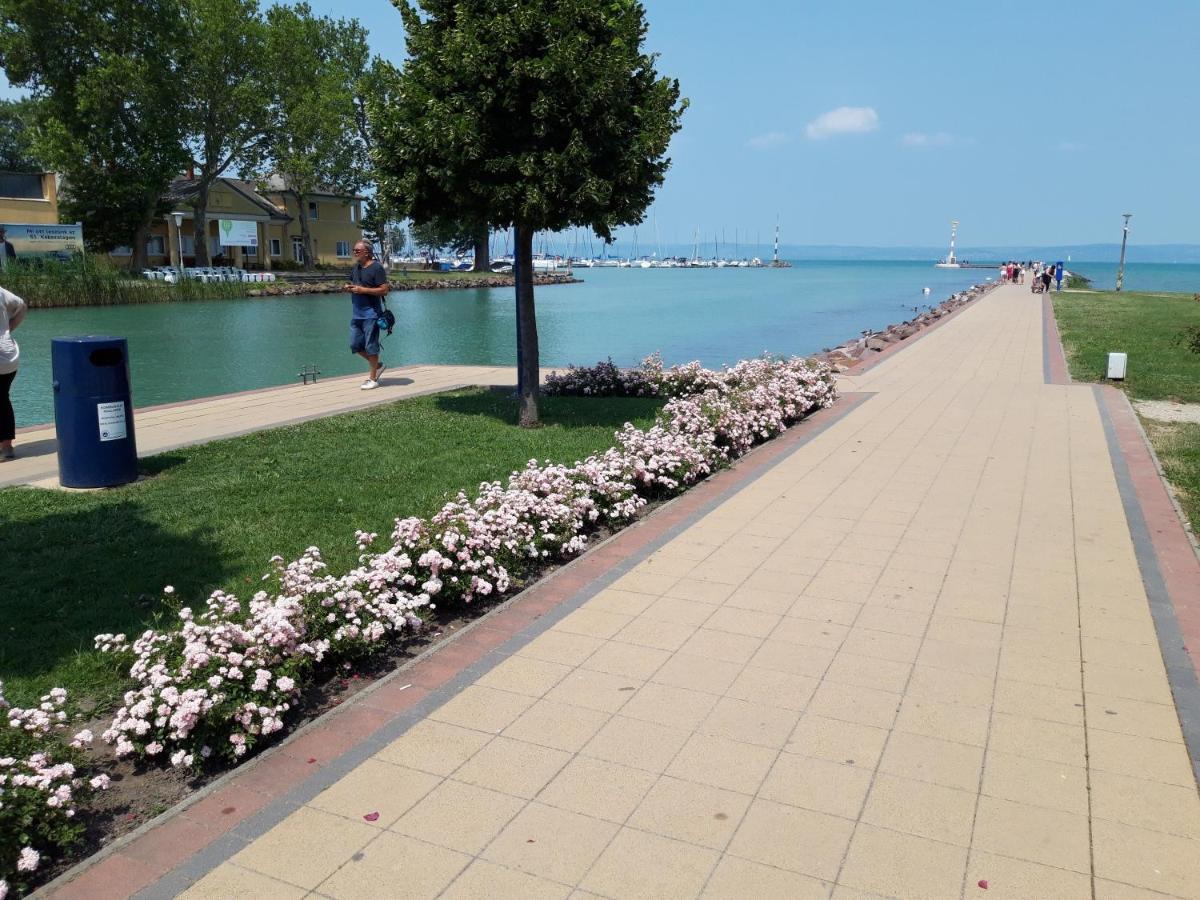 KR Apartman Siófok Bagian luar foto