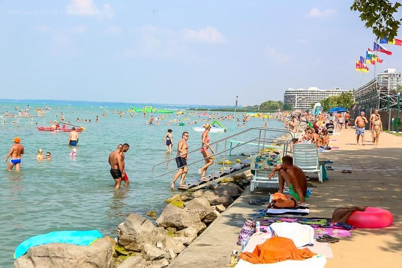 KR Apartman Siófok Bagian luar foto