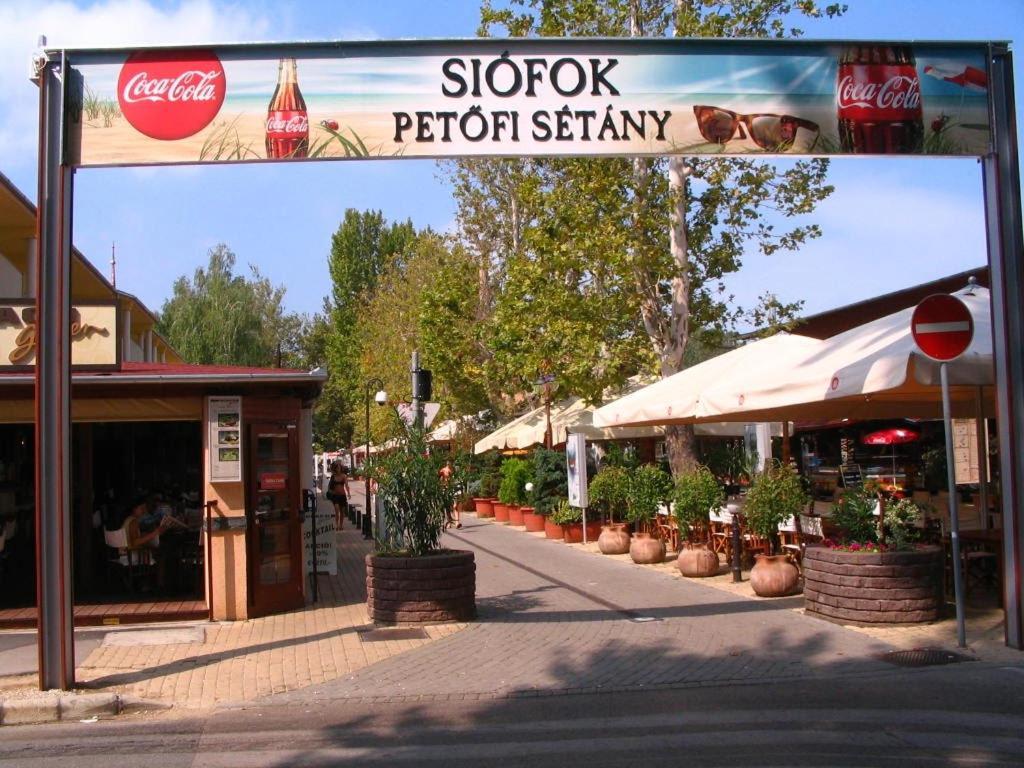 KR Apartman Siófok Bagian luar foto